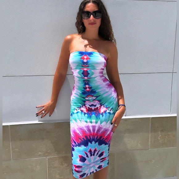 💕.Brand New! Gorgeous Tie Die Bodycon Mini Dress - Picture 4 of 7